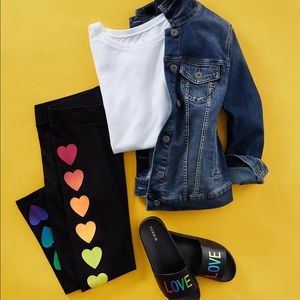 Torrid Premium Legging: black w/rainbow hearts